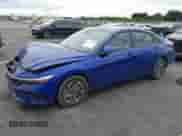 2024 Hyundai Elantra SEL z VIN KMHLM4DG5RU702252, wystawiony jako IAAI lot #43421527 z przebiegiem 18 819 mil mil oraz . Historia ofert i sprzedaży dostępna na DreamBid. Obrazek 17.