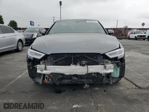 ✅ 2018 Audi A3 e-tron Sportback Premium Plus • VIN: WAUTPBFF5JA090027 • Lot: 65565245. Wystawiony na Copart z przebiegiem 98 976 mil. Bezpłatny archiwum sprzedaży aukcyjnych z USA i szczegółowy raport historii pojazdu na DreamBid. Zdjęcie 5.