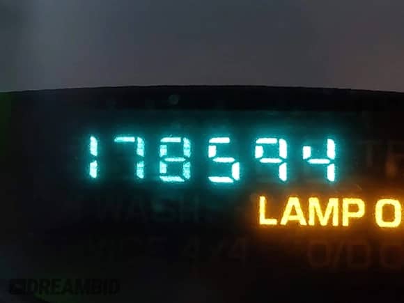 2003 Dodge 1500 ST z VIN 1D7HA18N63S165345, wystawiony jako IAAI lot #43531314 z przebiegiem 178 594 mil mil oraz . Historia ofert i sprzedaży dostępna na DreamBid. Obrazek 15.