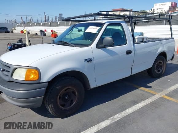 ✅ 2004 Ford F-150 XL • VIN: 2FTRF17W34CA91446 • Lot: 42390946. Listed on IAAI with 271,177 mi. Free auction sales archive from the USA and detailed vehicle history report at DreamBid. Image 2.