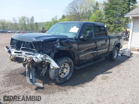 ✅ 2005 Chevrolet Silverado 2500HD LS • VIN: 1GCHK23UX5F857938 • Lot: 42169810. Wystawiony na IAAI z przebiegiem 212 327 mil. Bezpłatny archiwum sprzedaży aukcyjnych z USA i szczegółowy raport historii pojazdu na DreamBid. Zdjęcie 2.