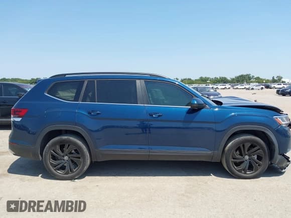 ✅ 2022 Volkswagen Atlas SE • VIN: 1V2WR2CA8NC536585 • Lot: 42950553. Listed on IAAI with 38,621 mi. Free auction sales archive from the USA and detailed vehicle history report at DreamBid. Image 13.