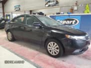 ✅ 2013 Kia Forte EX • VIN: KNAFU4A26D5703811 • Lot: 92667955. Wystawiony na Copart z przebiegiem 184 430 mil. Bezpłatny archiwum sprzedaży aukcyjnych z USA i szczegółowy raport historii pojazdu na DreamBid. Zdjęcie 4.