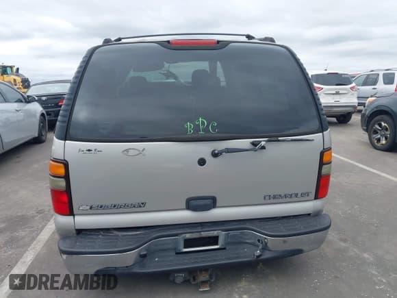 ✅ 2004 Chevrolet Suburban LT • VIN: 1GNFK16Z34J133116 • Lot: 43440424. Listed on IAAI with 321,865 mi. Free auction sales archive from the USA and detailed vehicle history report at DreamBid. Image 16.
