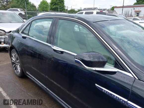 ✅ 2017 Lincoln Continental Select • VIN: 1LN6L9SP7H5607507 • Lot: 42368167. Wystawiony na IAAI z przebiegiem 78 451 mil. Bezpłatny archiwum sprzedaży aukcyjnych z USA i szczegółowy raport historii pojazdu na DreamBid. Zdjęcie 13.