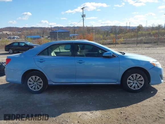 ✅ 2013 Toyota Camry SE • VIN: 4T1BF1FK9DU643852 • Lot: 43700530. Wystawiony na IAAI z przebiegiem 171 706 mil. Bezpłatny archiwum sprzedaży aukcyjnych z USA i szczegółowy raport historii pojazdu na DreamBid. Zdjęcie 14.