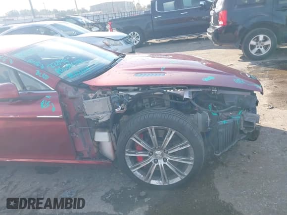 ✅ 2012 Aston Martin Rapide • VIN: SCFHDDAJ2CAF02016 • Lot: 41316246. Wystawiony na IAAI z przebiegiem 138 732 mil. Bezpłatny archiwum sprzedaży aukcyjnych z USA i szczegółowy raport historii pojazdu na DreamBid. Zdjęcie 19.