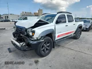✅ 2015 Toyota Tacoma PreRunner • VIN: 5TFJX4GN2FX038824 • Lot: 69948305. Wystawiony na Copart z przebiegiem 207 035 mil. Bezpłatny archiwum sprzedaży aukcyjnych z USA i szczegółowy raport historii pojazdu na DreamBid. Zdjęcie 1.
