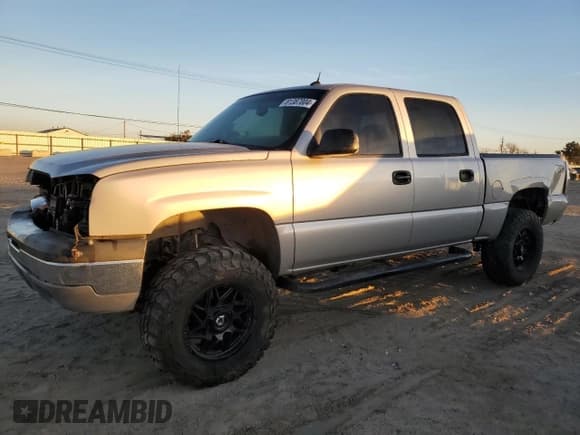 ✅ 2004 Chevrolet Silverado 1500 LS • VIN: 2GCEK13T641313236 • Lot: 81387004. Wystawiony na Copart z przebiegiem 189 694 mil. Bezpłatny archiwum sprzedaży aukcyjnych z USA i szczegółowy raport historii pojazdu na DreamBid. Zdjęcie 1.