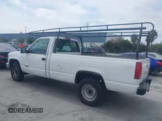 1999 Chevrolet Silverado 2500 z VIN 1GCGC24R4XF037800, wystawiony jako IAAI lot #42047788 z przebiegiem 150 234 mil mil oraz . Historia ofert i sprzedaży dostępna na DreamBid. Obrazek 3.