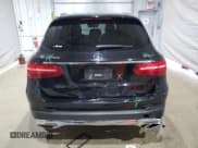 ✅ 2019 Mercedes-Benz GLC 300 • VIN: WDC0G4KB5KF574735 • Lot: 82718835. Wystawiony na Copart z przebiegiem 123 192 mil. Bezpłatny archiwum sprzedaży aukcyjnych z USA i szczegółowy raport historii pojazdu na DreamBid. Zdjęcie 6.