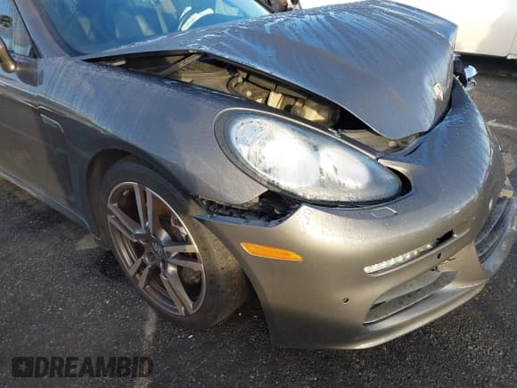 ✅ 2014 Porsche Panamera • VIN: WP0AA2A72EL013945 • Lot: 43688105. Listed on IAAI with 114,275 mi. Free auction sales archive from the USA and detailed vehicle history report at DreamBid. Image 19.