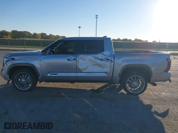 ✅ 2024 Toyota Tundra 1794 Edition • VIN: 5TFMA5DB2RX147643 • Lot: 43521144. Listed on IAAI with 30,327 mi. Free auction sales archive from the USA and detailed vehicle history report at DreamBid. Image 14.
