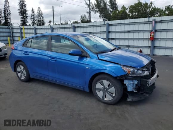 ✅ 2017 Hyundai Ioniq Blue • VIN: KMHC65LC9HU045551 • Lot: 51216275. Wystawiony na Copart z przebiegiem 105 979 mil. Bezpłatny archiwum sprzedaży aukcyjnych z USA i szczegółowy raport historii pojazdu na DreamBid. Zdjęcie 4.