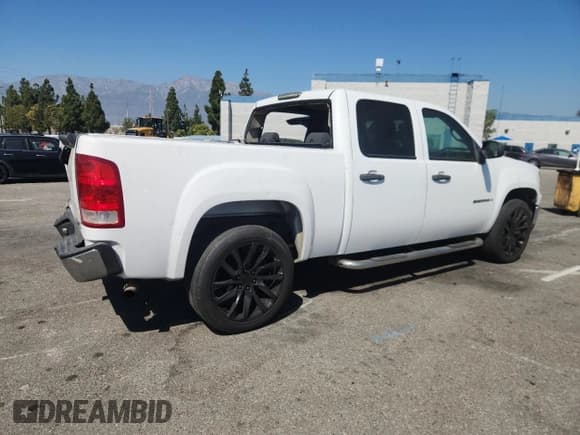 ✅ 2007 GMC Sierra 1500 SLE1 • VIN: 3GTEC13JX7G557561 • Лот: 81971505. Опубликован ранее на Copart с пробегом 299 409 миль. Бесплатный доступ к архиву аукционных продаж из США и подробный отчёт об истории автомобиля на DreamBid. Изображение 3.