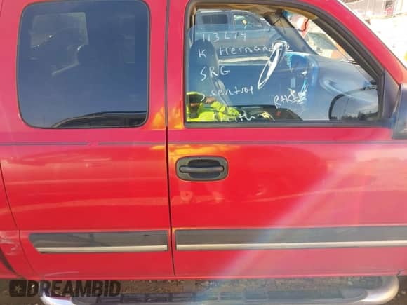 2005 Chevrolet Silverado 1500 Z71 z VIN 1GCEK19B65Z113674, wystawiony jako IAAI lot #43373475 z przebiegiem Nie podano mil oraz . Historia ofert i sprzedaży dostępna na DreamBid. Obrazek 13.