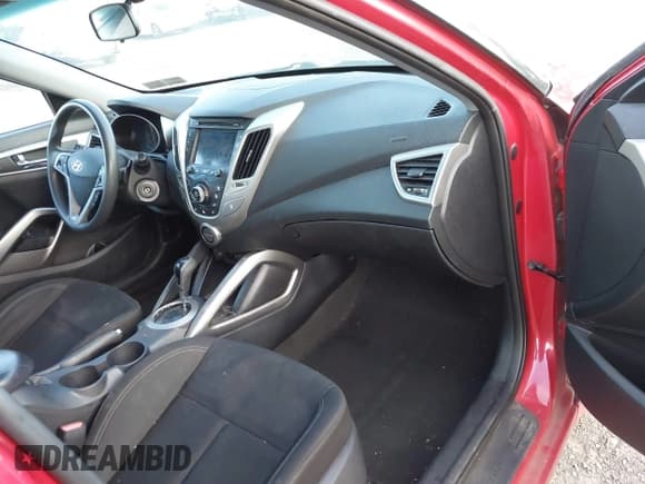 ✅ 2016 Hyundai Veloster • VIN: KMHTC6AD5GU268369 • Lot: 41235777. Listed on IAAI with 141,825 mi. Free auction sales archive from the USA and detailed vehicle history report at DreamBid. Image 5.