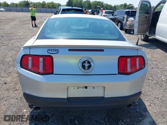 ✅ 2012 Ford Mustang V6 • VIN: 1ZVBP8AM4C5234747 • Lot: 43123966. Listed on IAAI with 196,457 mi. Free auction sales archive from the USA and detailed vehicle history report at DreamBid. Image 16.