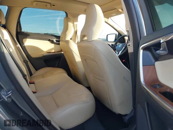 ✅ 2017 Volvo XC60 Inscription • VIN: YV440MRU5H2133168 • Lot: 43773605. Listed on IAAI with 146,169 mi. Free auction sales archive from the USA and detailed vehicle history report at DreamBid. Image 8.