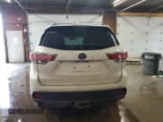 ✅ 2014 Toyota Highlander Limited • VIN: 5TDDCRFH9ES005616 • Лот: 61390585. Опубликован ранее на Copart с пробегом Не указан. Бесплатный доступ к архиву аукционных продаж из США и подробный отчёт об истории автомобиля на DreamBid. Изображение 6.