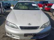 ✅ 2001 Lexus ES 300 • VIN: JT8BF28G010319810 • Lot: 43559533. Wystawiony na IAAI z przebiegiem 138 747 mil. Bezpłatny archiwum sprzedaży aukcyjnych z USA i szczegółowy raport historii pojazdu na DreamBid. Zdjęcie 6.