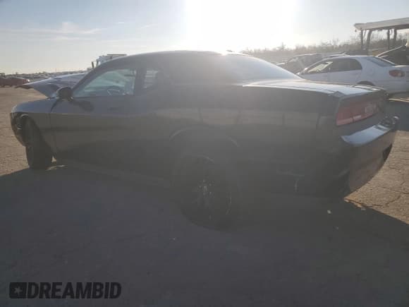 ✅ 2010 Dodge Challenger SE • VIN: 2B3CJ4DV1AH283627 • Lot: 87281084. Wystawiony na Copart z przebiegiem 131 258 mil. Bezpłatny archiwum sprzedaży aukcyjnych z USA i szczegółowy raport historii pojazdu na DreamBid. Zdjęcie 2.