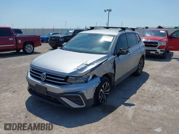 ✅ 2022 Volkswagen Tiguan S • VIN: 3VV1B7AX5NM152137 • Лот: 43150933. Опубликован ранее на IAAI с пробегом 49 575 миль. Бесплатный доступ к архиву аукционных продаж из США и подробный отчёт об истории автомобиля на DreamBid. Изображение 2.