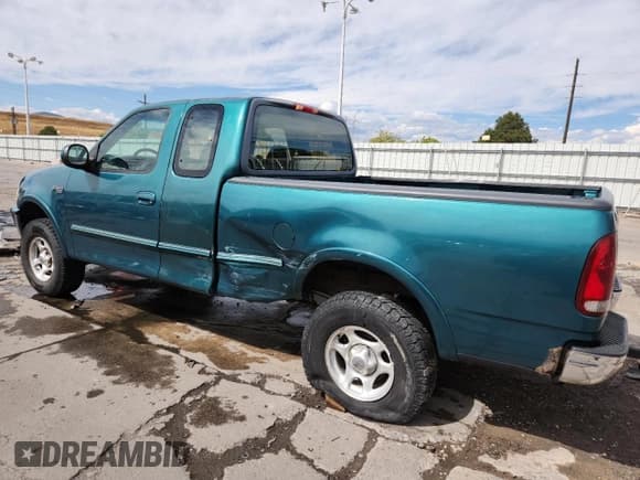 ✅ 1997 Ford F-150 XL • VIN: 1FTDX1869VKB11590 • Lot: 81113915. Wystawiony na Copart z przebiegiem 138 255 mil. Bezpłatny archiwum sprzedaży aukcyjnych z USA i szczegółowy raport historii pojazdu na DreamBid. Zdjęcie 2.