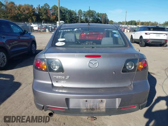 ✅ 2005 Mazda 3 s • VIN: JM1BK323X51235972 • Lot: 43474060. Wystawiony na IAAI z przebiegiem 135 961 mil. Bezpłatny archiwum sprzedaży aukcyjnych z USA i szczegółowy raport historii pojazdu na DreamBid. Zdjęcie 16.