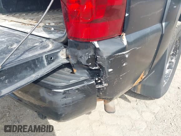 ✅ 2007 Chevrolet Avalanche LTZ • VIN: 3GNFK12327G273357 • Lot: 42980910. Listed on IAAI with 216,931 mi. Free auction sales archive from the USA and detailed vehicle history report at DreamBid. Image 6.