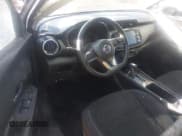 ✅ 2021 Nissan Kicks SV • VIN: 3N1CP5CV3ML509170 • Lot: 43538031. Wystawiony na IAAI z przebiegiem 40 690 mil. Bezpłatny archiwum sprzedaży aukcyjnych z USA i szczegółowy raport historii pojazdu na DreamBid. Zdjęcie 5.