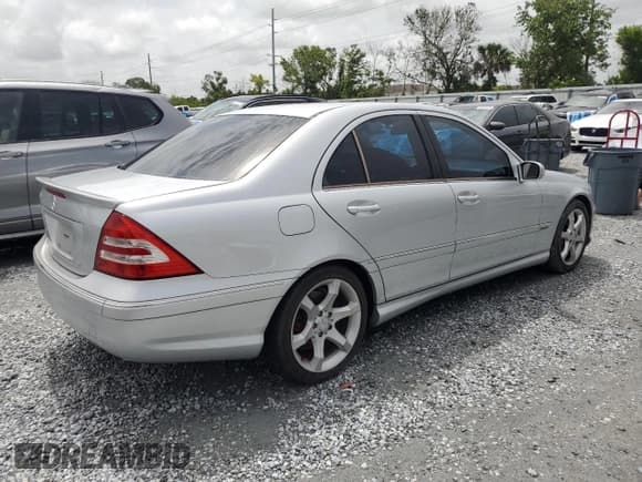 ✅ 2007 Mercedes-Benz C 230 Sport • VIN: WDBRF52H87F881736 • Лот: 59586375. Опубликован ранее на Copart с пробегом 144 476 миль. Бесплатный доступ к архиву аукционных продаж из США и подробный отчёт об истории автомобиля на DreamBid. Изображение 3.