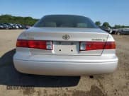 ✅ 2001 Toyota Camry CE • VIN: 4T1BG22K21U095018 • Lot: 71898615. Wystawiony na Copart z przebiegiem Nie podano. Bezpłatny archiwum sprzedaży aukcyjnych z USA i szczegółowy raport historii pojazdu na DreamBid. Zdjęcie 6.