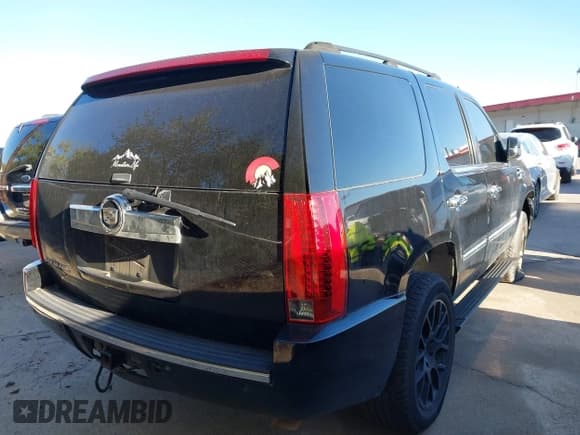 ✅ 2007 Cadillac Escalade • VIN: 1GYFK63867R211468 • Lot: 43631632. Wystawiony na IAAI z przebiegiem 114 937 mil. Bezpłatny archiwum sprzedaży aukcyjnych z USA i szczegółowy raport historii pojazdu na DreamBid. Zdjęcie 4.