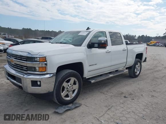 ✅ 2015 Chevrolet Silverado 2500HD LTZ • VIN: 1GC1KWE8XFF644532 • Lot: 41645727. Listed on IAAI with 133,860 mi. Free auction sales archive from the USA and detailed vehicle history report at DreamBid. Image 17.