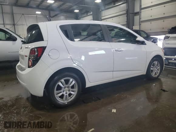 2013 Chevrolet Sonic LT с VIN 1G1JD6SB3D4100918, выставлен на аукционе Copart как лот 60921745 с пробегом 25 520 миль миль и Списание • Salvage title. История ставок и продаж доступна на DreamBid. Изображение 3.