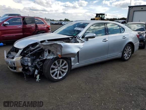 ✅ 2010 Lexus LS 460 • VIN: JTHCL5EF6A5007956 • Lot: 80107755. Listed on Copart with 105,661 mi. Free auction sales archive from the USA and detailed vehicle history report at DreamBid. Image 1.