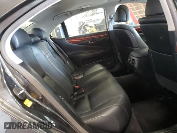 ✅ 2009 Lexus LS 460 • VIN: JTHCL46F795000258 • Lot: 85935555. Listed on Copart with 170,589 mi. Free auction sales archive from the USA and detailed vehicle history report at DreamBid. Image 10.