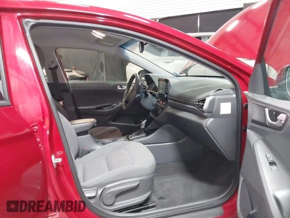 ✅ 2020 Hyundai Ioniq Blue • VIN: KMHC65LC4LU227764 • Lot: 41759807. Wystawiony na IAAI z przebiegiem 54 598 mil. Bezpłatny archiwum sprzedaży aukcyjnych z USA i szczegółowy raport historii pojazdu na DreamBid. Zdjęcie 5.