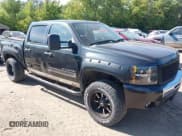 ✅ 2010 Chevrolet Silverado 1500 LT • VIN: 3GCXKSE22AG251288 • Lot: 40251548. Wystawiony na IAAI z przebiegiem 196 325 mil. Bezpłatny archiwum sprzedaży aukcyjnych z USA i szczegółowy raport historii pojazdu na DreamBid. Zdjęcie 1.