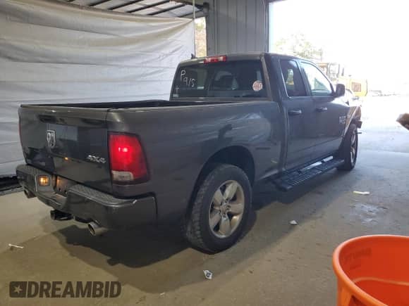 2019 Ram 1500 Express z VIN 1C6RR7FT8KS629785, wystawiony jako Copart lot #81581595 z przebiegiem 120 204 mil mil oraz Szkoda całkowita • Salvage title. Historia ofert i sprzedaży dostępna na DreamBid. Obrazek 3.