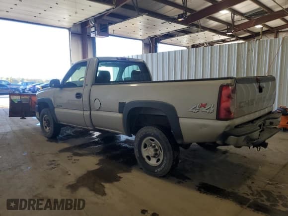 ✅ 2004 Chevrolet Silverado 2500HD Work Truck • VIN: 1GCHK24U94E231297 • Lot: 86811145. Wystawiony na Copart z przebiegiem 248 370 mil. Bezpłatny archiwum sprzedaży aukcyjnych z USA i szczegółowy raport historii pojazdu na DreamBid. Zdjęcie 2.