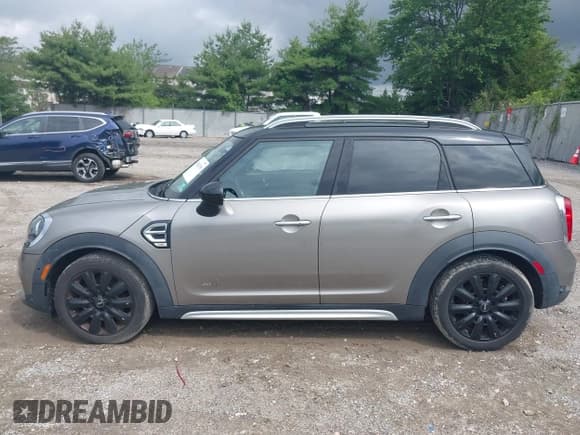 ✅ 2018 MINI Countryman Cooper • VIN: WMZYV5C39J3E02982 • Lot: 42384795. Wystawiony na IAAI z przebiegiem 74 599 mil. Bezpłatny archiwum sprzedaży aukcyjnych z USA i szczegółowy raport historii pojazdu na DreamBid. Zdjęcie 14.