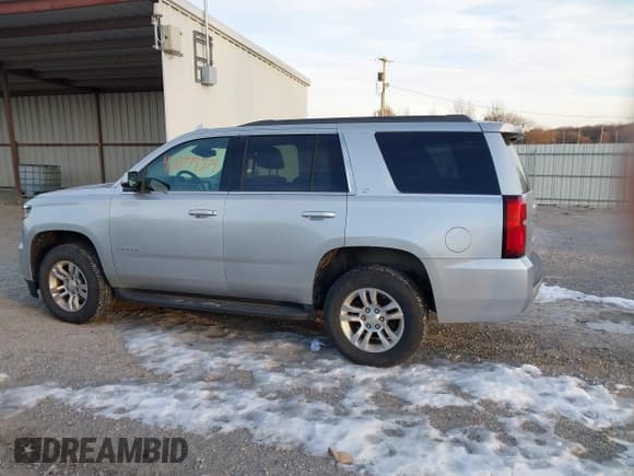 ✅ 2017 Chevrolet Tahoe LT • VIN: 1GNSKBKC5HR276582 • Lot: 43879374. Listed on IAAI with 137,913 mi. Free auction sales archive from the USA and detailed vehicle history report at DreamBid. Image 14.