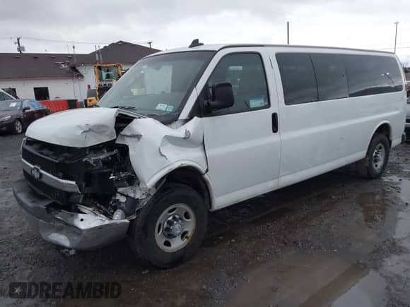 2017 Chevrolet Express Passenger LT с VIN 1GAZGPFG5H1196354, выставлен на аукционе IAAI как лот 40938913 с пробегом 117 647 миль миль и . История ставок и продаж доступна на DreamBid. Изображение 18.