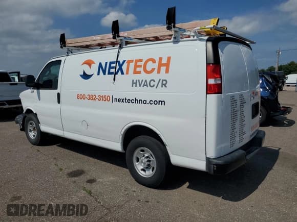 ✅ 2023 Chevrolet Express Cargo • VIN: 1GCWGAFPXP1164280 • Lot: 96016075. Wystawiony na Copart z przebiegiem 47 530 mil. Bezpłatny archiwum sprzedaży aukcyjnych z USA i szczegółowy raport historii pojazdu na DreamBid. Zdjęcie 2.