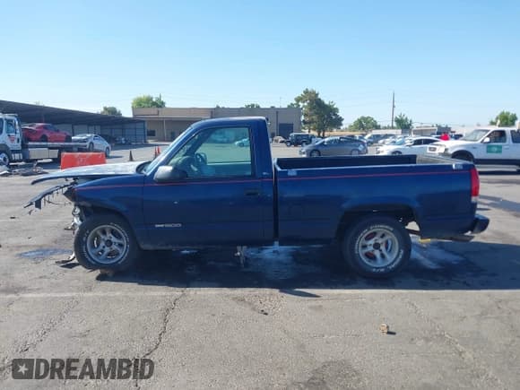 ✅ 1995 GMC Sierra 1500 • VIN: 1GTEC14H1SZ506910 • Lot: 42905731. Wystawiony na IAAI z przebiegiem 361 784 mil. Bezpłatny archiwum sprzedaży aukcyjnych z USA i szczegółowy raport historii pojazdu na DreamBid. Zdjęcie 14.