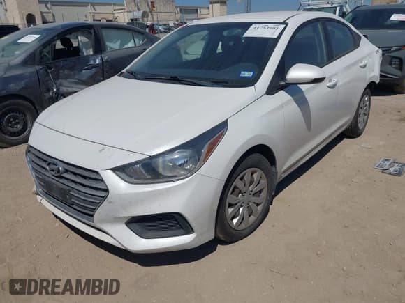✅ 2018 Hyundai Accent SE • VIN: 3KPC24A37JE026210 • Lot: 41753981. Wystawiony na IAAI z przebiegiem 136 056 mil. Bezpłatny archiwum sprzedaży aukcyjnych z USA i szczegółowy raport historii pojazdu na DreamBid. Zdjęcie 2.
