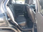 ✅ 2020 Chevrolet Trax LT • VIN: 3GNCJPSB8LL111685 • Lot: 42812306. Wystawiony na IAAI z przebiegiem Nie podano. Bezpłatny archiwum sprzedaży aukcyjnych z USA i szczegółowy raport historii pojazdu na DreamBid. Zdjęcie 8.