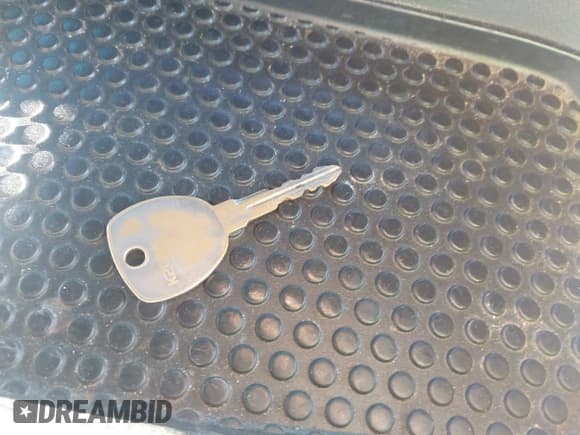 ✅ 2003 Chevrolet Silverado 2500HD LS • VIN: 1GCHK29UX3E134651 • Lot: 43636474. Wystawiony na IAAI z przebiegiem 209 510 mil. Bezpłatny archiwum sprzedaży aukcyjnych z USA i szczegółowy raport historii pojazdu na DreamBid. Zdjęcie 11.